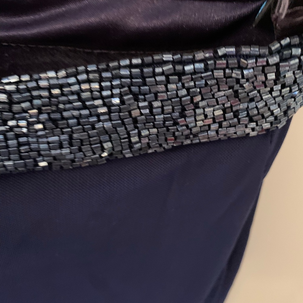 Two piece gown - Picture 2 of 6